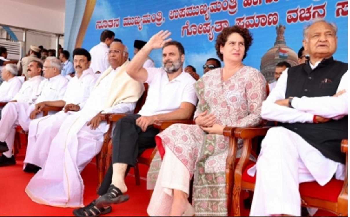 राजस्थान कांग्रेस में उठापटक के बीच खड़गे, राहुल ने की गहलोत के साथ बैठक